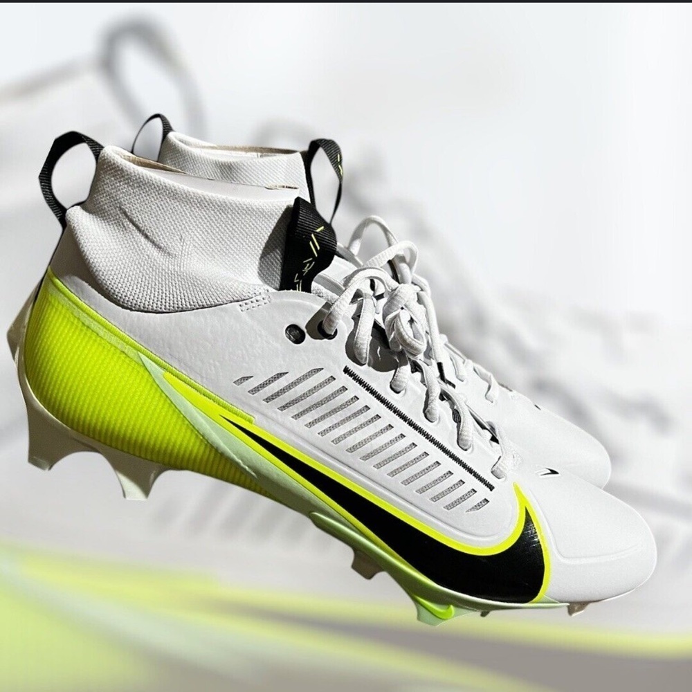 Nike Vapor Edge Pro 360 Football Cleats​​​​​